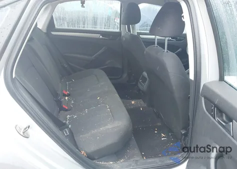 2012 Volkswagen Passat 2.5L S z USA, uszkodzony, nr VIN 1VWAP7A38CC026671